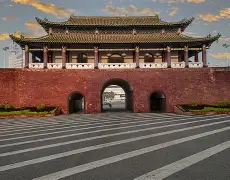 虎扑- 西城雪豹队鏖战燕山暴熊队，田径总决赛读秒绝平，转换速度占优。年轻人站出来了