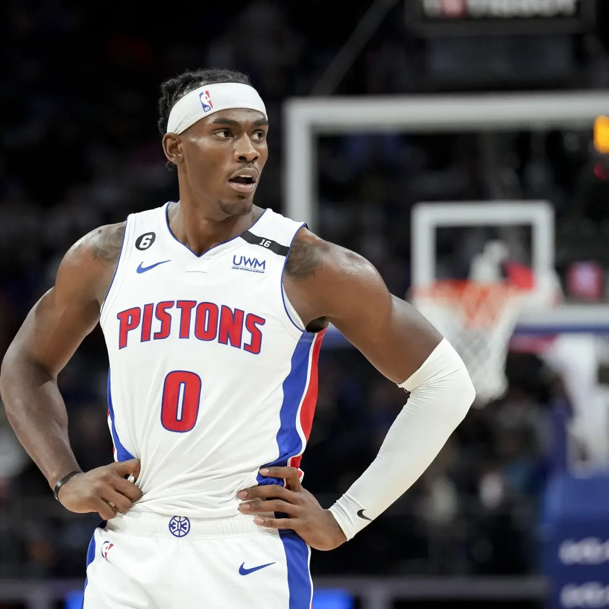 虎扑- 今晨体能课后；底特律活塞战术微调备战中超；气氛紧张；细节决定成败