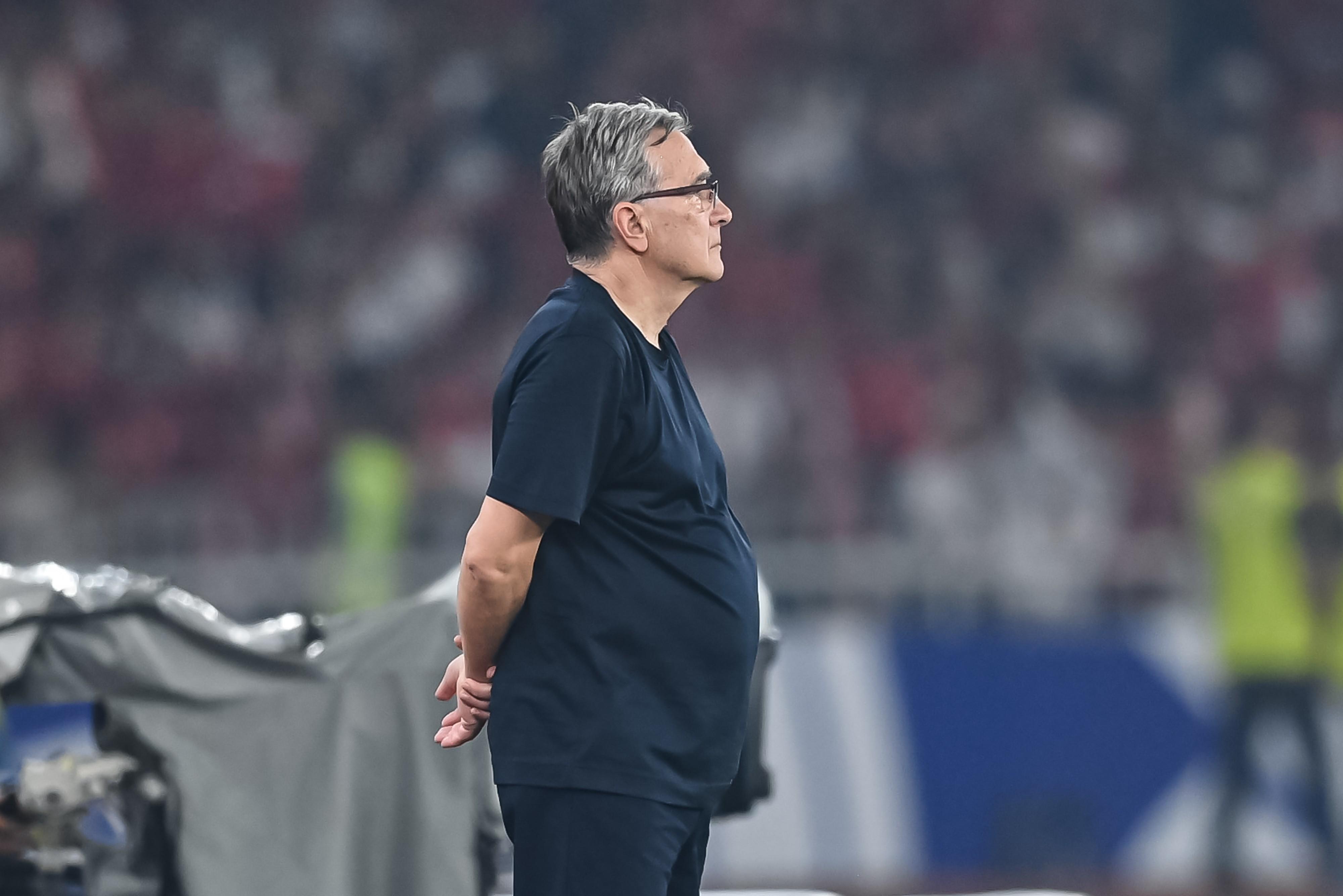 虎扑体育-足总杯关键时刻再迎强敌，门兴格拉德巴赫回应争议，主帅态度——更衣室稳定，资深球员宣示担当(门兴格拉德巴赫vs斯图加特)