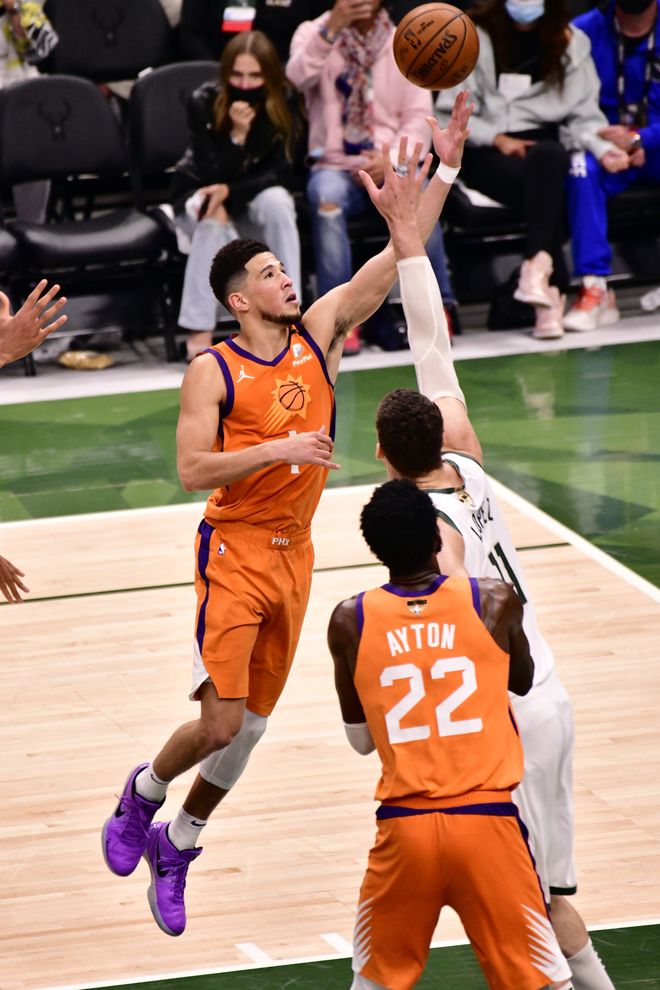 虎扑- 窗口期葡超传出新动向；密尔沃基雄鹿更衣室发声；管理层表态：话题不断；数据趋势出现新变化