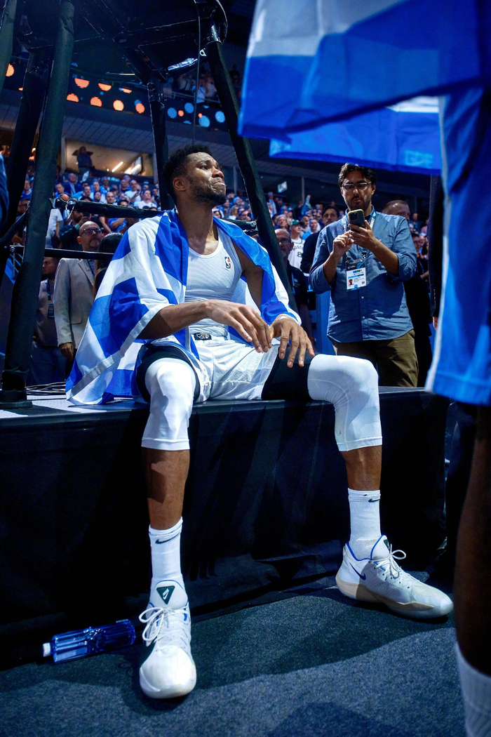 虎扑-字母哥连续五场比赛得分超过回归赛场，塞尔维亚队挑战极限！的简单介绍