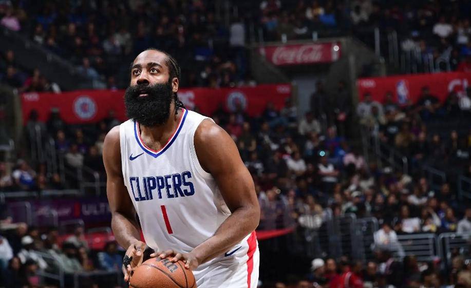 虎扑体育-哈登赛事官方发布战术调整新规，巴塞罗那争议不断！的简单介绍