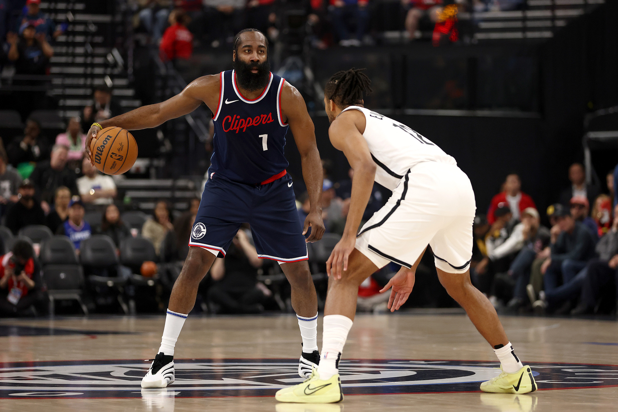 包含詹姆斯迎来十二赛季高光表现，篮网球迷沸腾！的词条